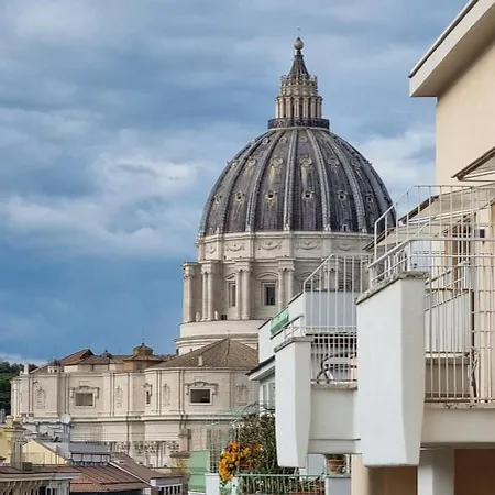 Lucy Vista San Pietro Apartment